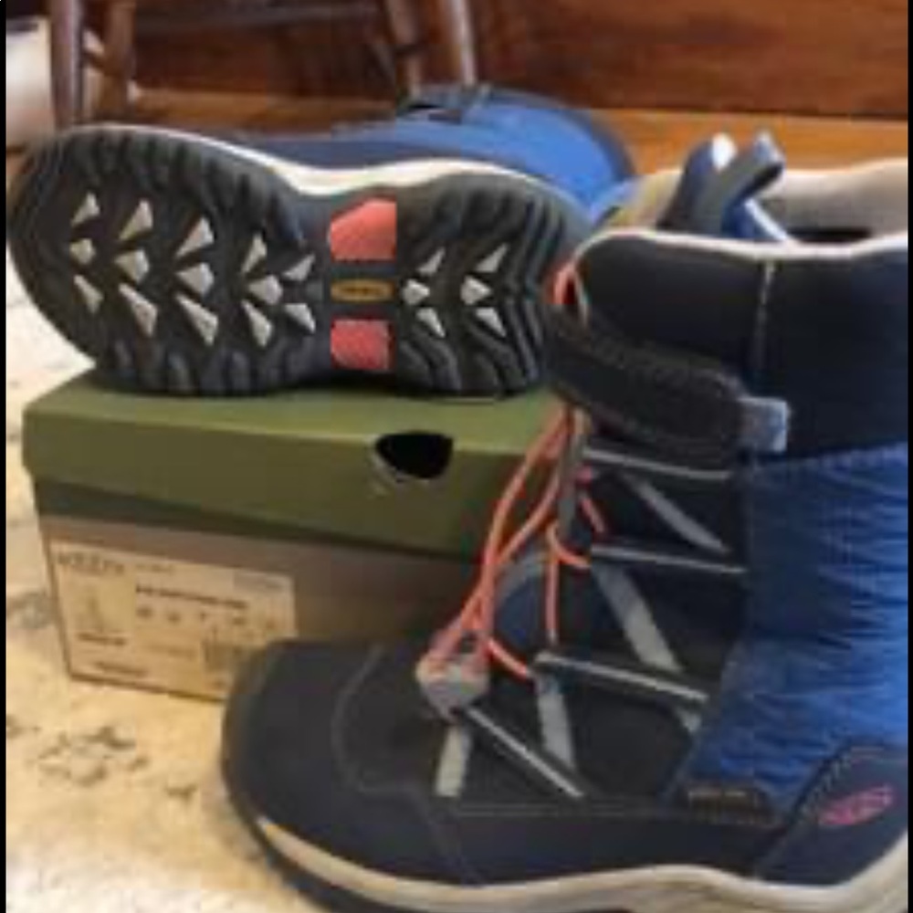 Keen Snow Boots Size 10